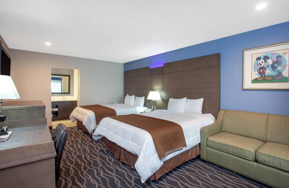 Foto de una habitación de Hotel Travelodge Inn &amp;amp; Suites by Wyndham Anaheim on Disneyland Dr