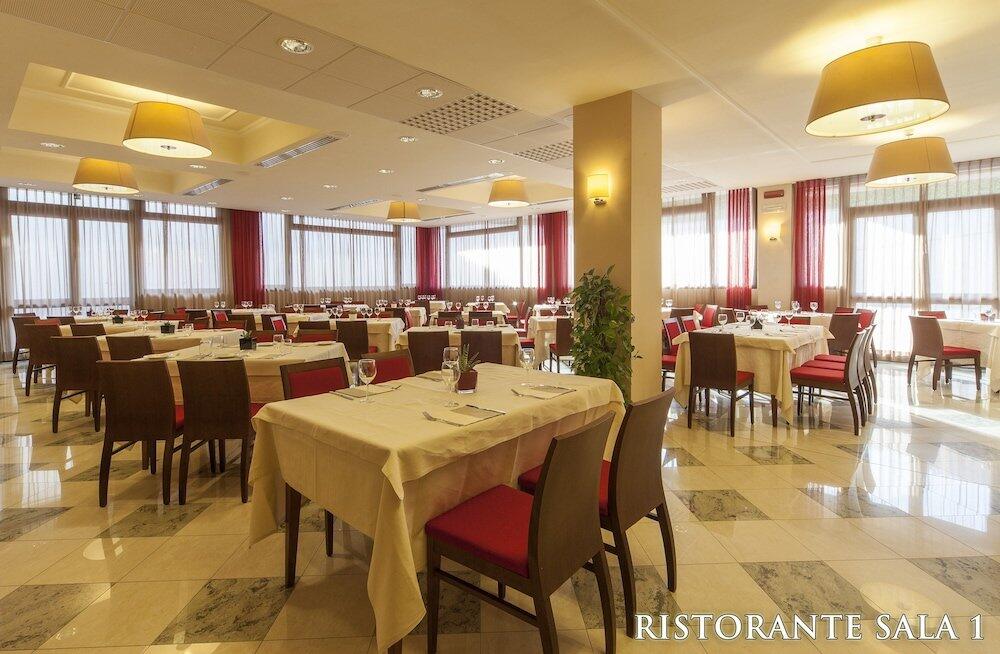 Foto de restauración de Nilhotel