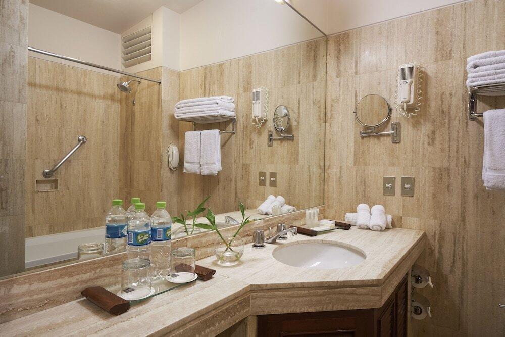 Foto del baño de GHL Hotel Lago Titicaca Puno