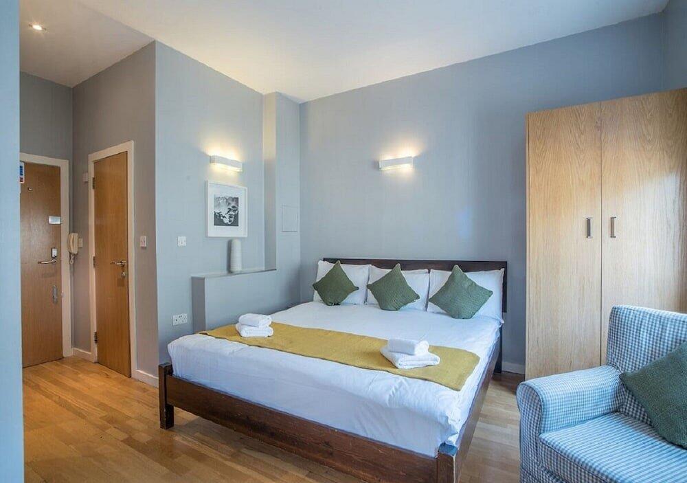 Foto de una habitación de Hyde Park Executive Apartments
