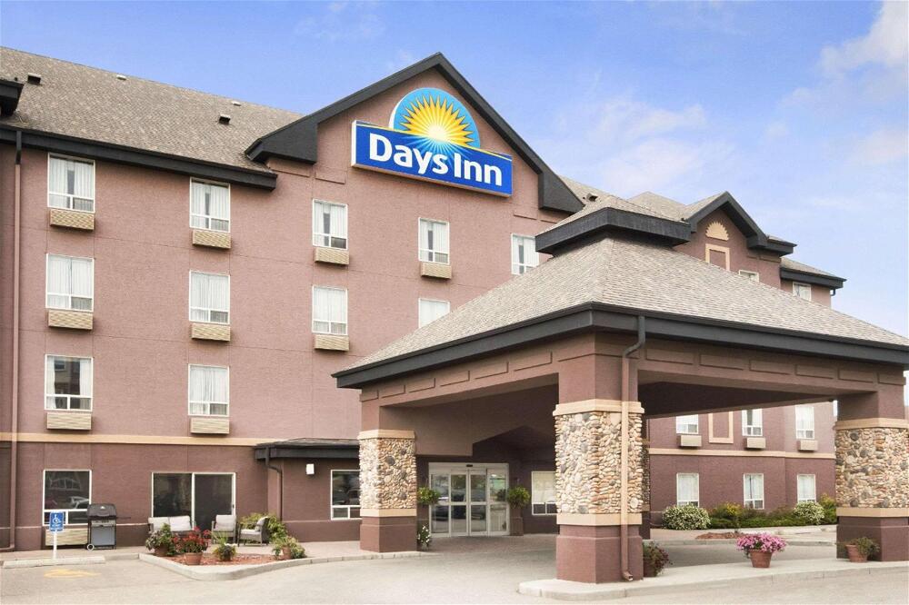 Foto del exterior de Hotel Days Inn by Wyndham Calgary Airport