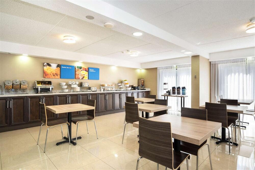 Foto de restauración de Hotel Comfort Inn North Bay