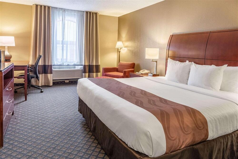 Room – Hotel Quality Inn &amp;amp; Suites