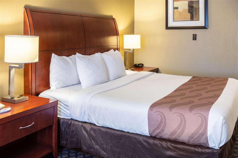 Room – Hotel Quality Inn &amp;amp; Suites
