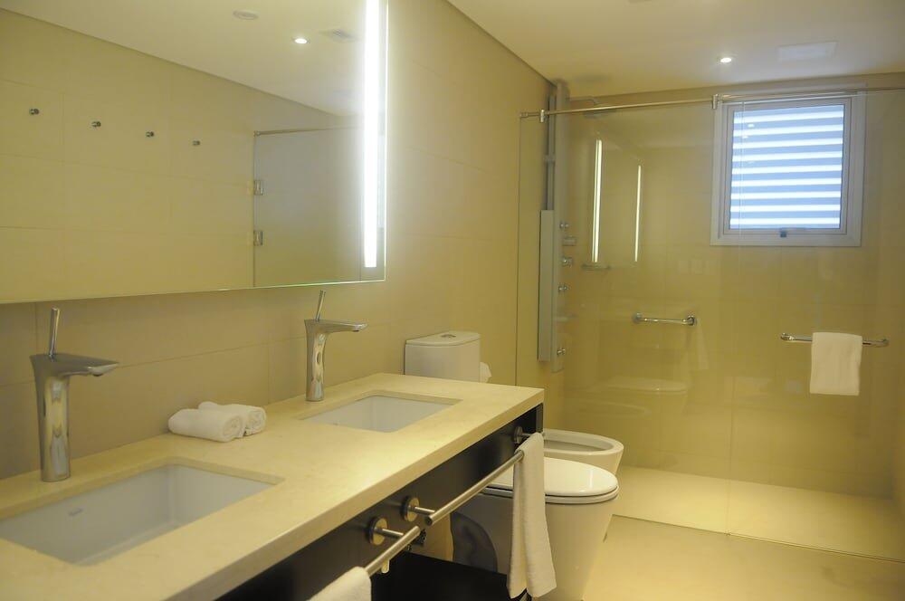 Foto del baño de Hotel Hilton Garden Inn Montevideo