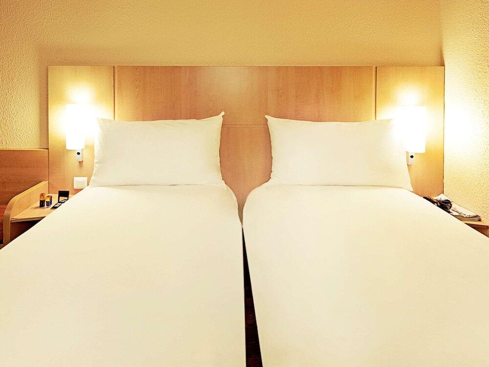 Foto de una habitación de Hotel ibis Swansea