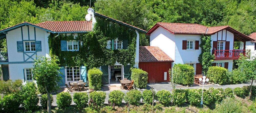 Foto del exterior de Apartamentos Les Collines Iduki