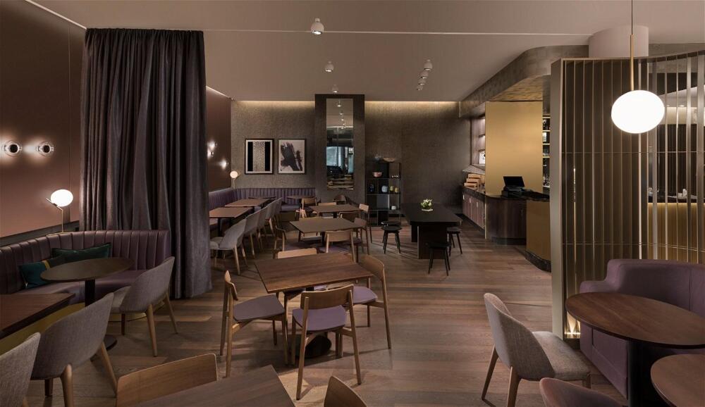 Foto de restauración de Adina Apartment Hotel Nuremberg