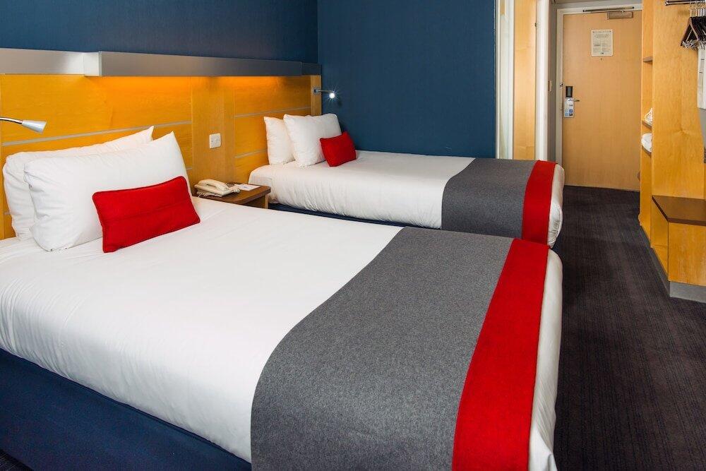Foto de una habitación de Holiday Inn Express Hemel Hempstead, an IHG Hotel