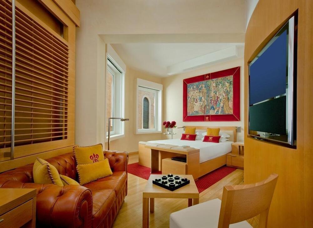 Foto de una habitación de Bio Hotel Raphael - Relais &amp;amp; Châteaux