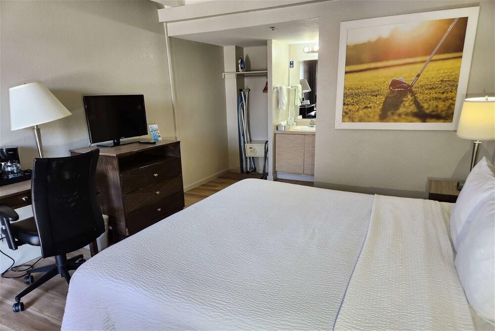 Foto de una habitación de Hotel Days Inn by Wyndham Denver Downtown