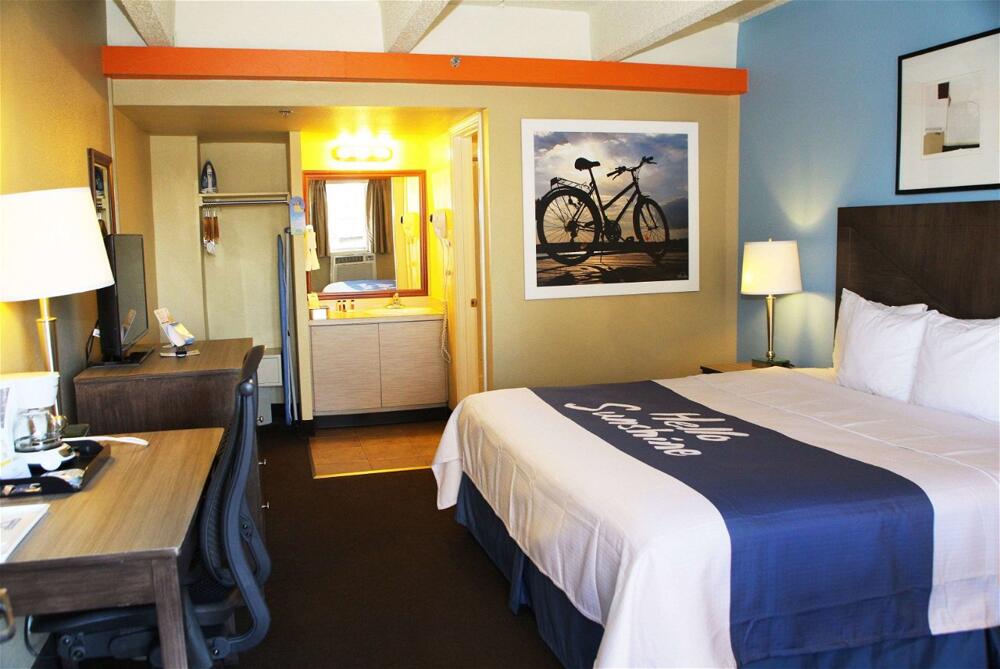 Foto de una habitación de Hotel Days Inn by Wyndham Denver Downtown