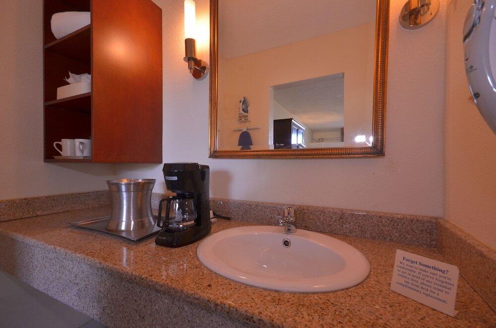 Foto del baño de Hotel Econo Lodge Port Canaveral Area