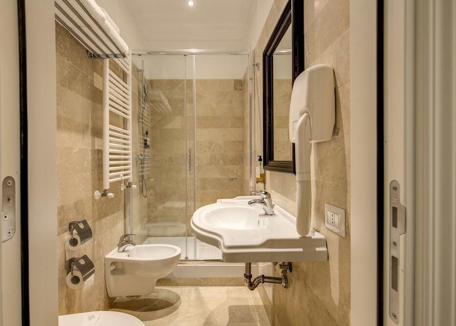 Foto del baño de Hotel Tito
