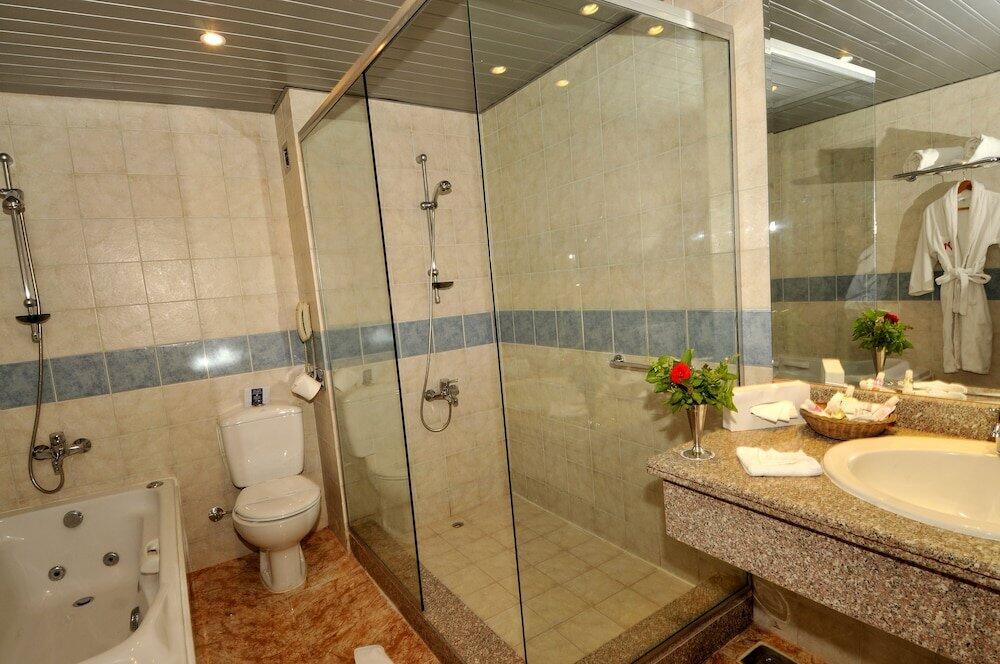 Foto del baño de Aracan Eatabe Luxor Hotel