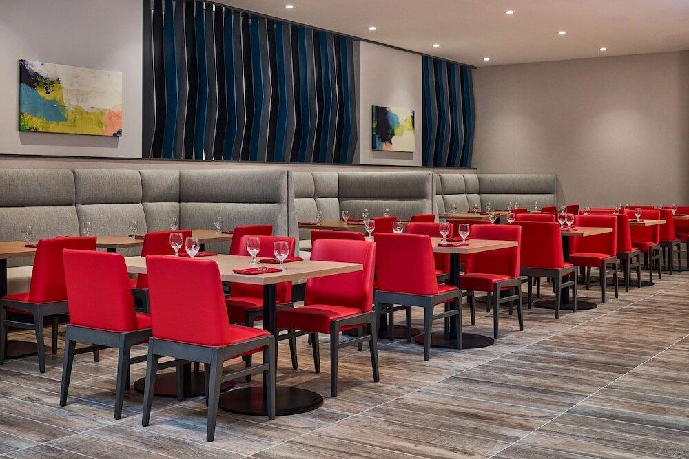 Foto de restauración de Hotel Hilton Garden Inn Tewksbury Andover