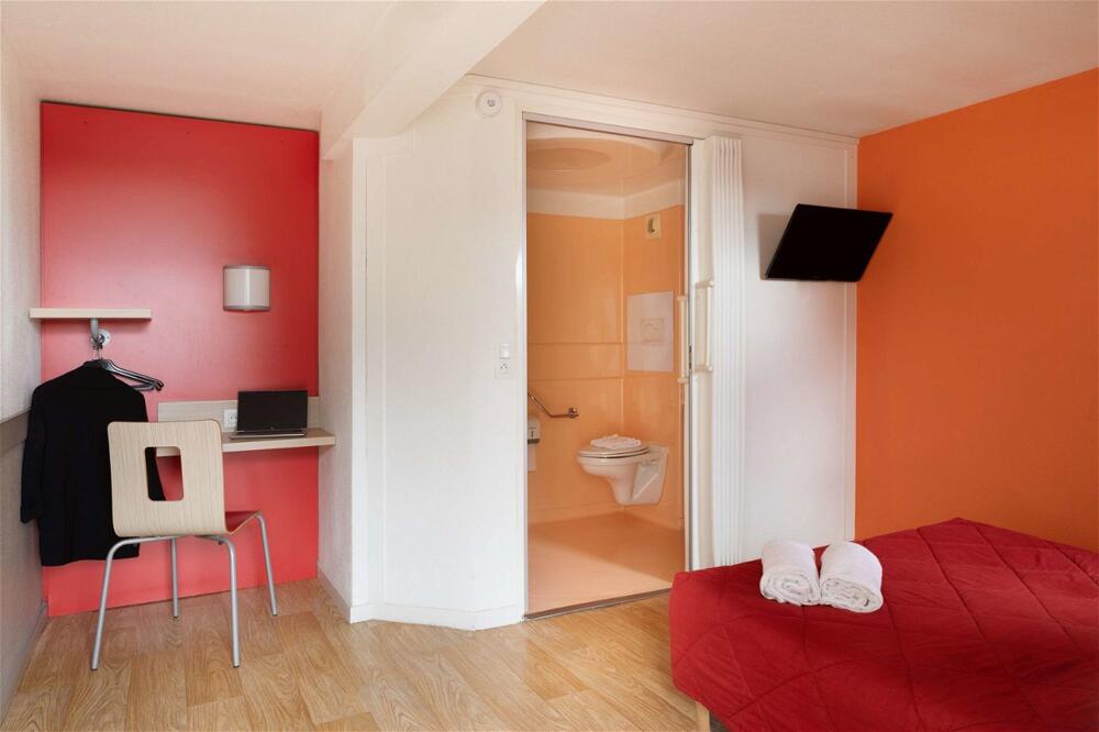 Foto de una habitación de Hotel Première Classe La Ville-Du-Bois