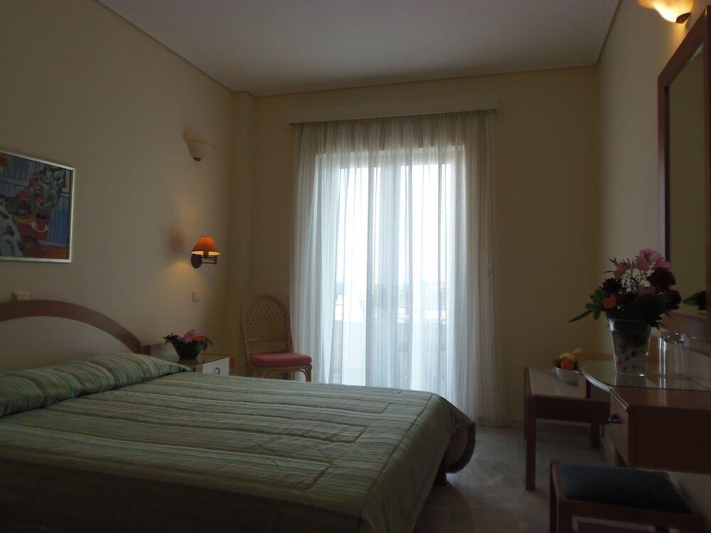 Foto de una habitación de Yakinthos Hotel