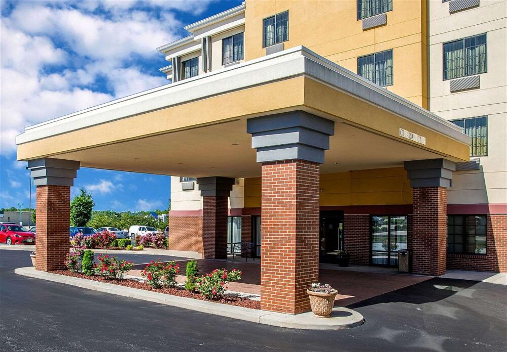 Foto del exterior de Hotel Comfort Suites Cincinnati North