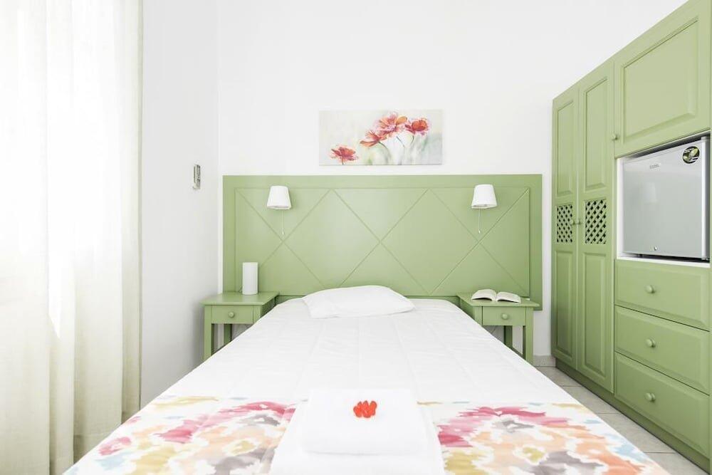 Foto de una habitación de Hotel Nissos Thira