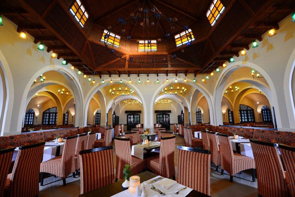Foto de restauración de Complejo Jaz Makadi Oasis Club