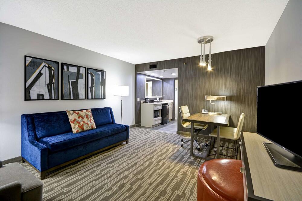 Foto de una habitación de Embassy Suites Hotel Charlotte