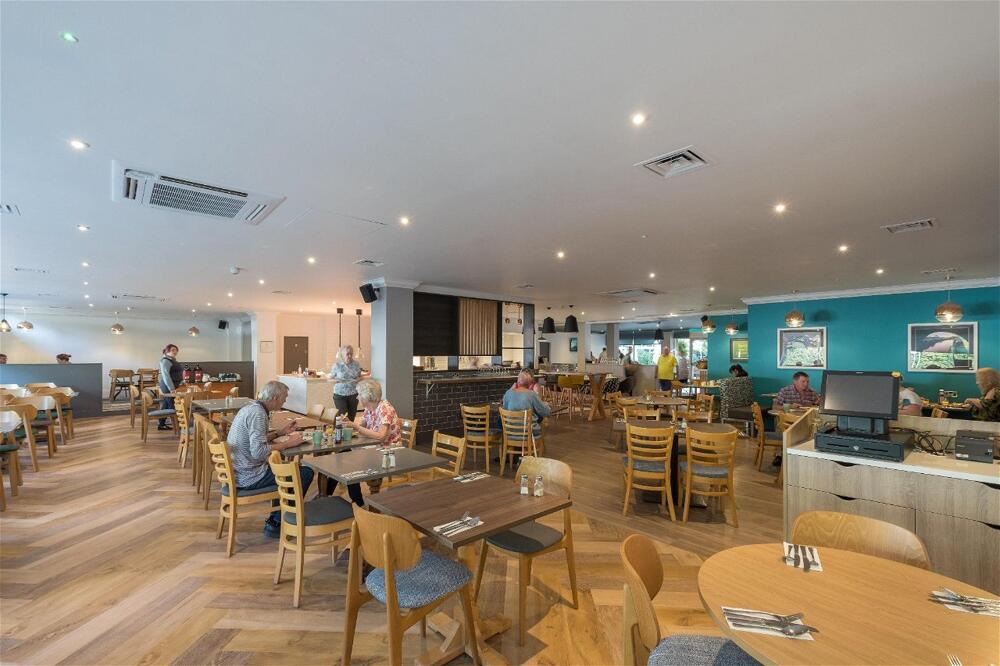 Foto de restauración de Holiday Inn Swindon, an IHG Hotel