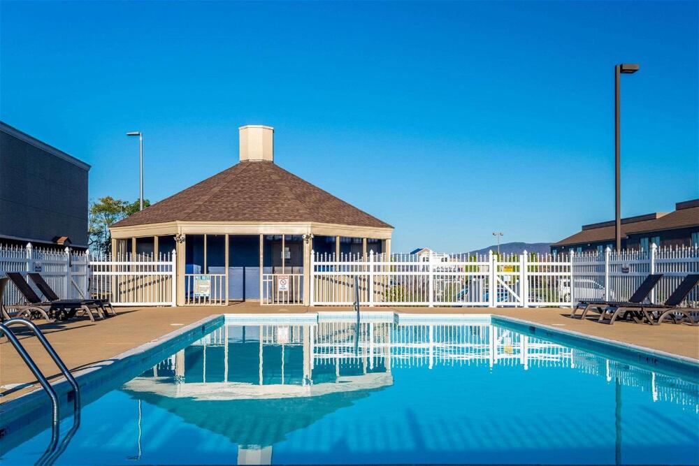Foto de los servicios de Hotel Clarion Pointe Harrisonburg