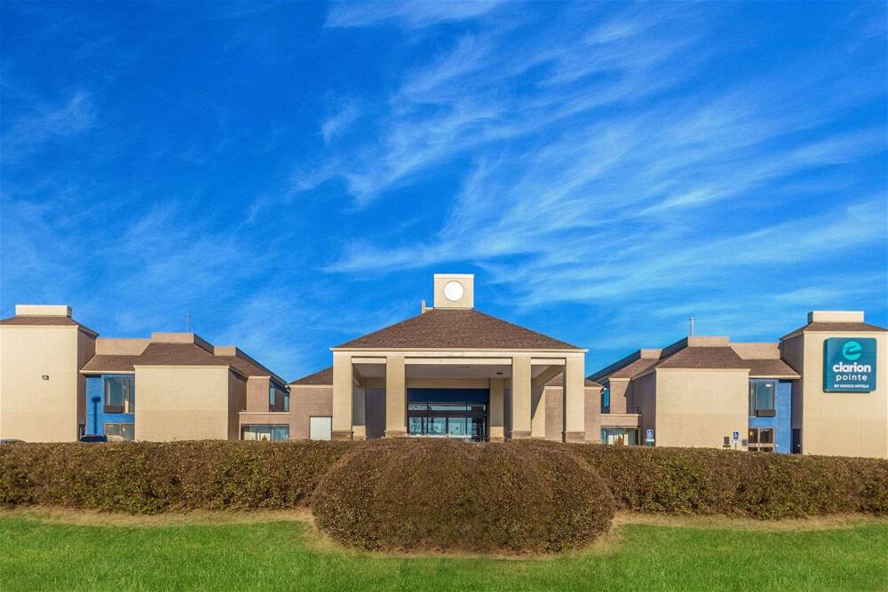 Foto del exterior de Hotel Clarion Pointe Harrisonburg