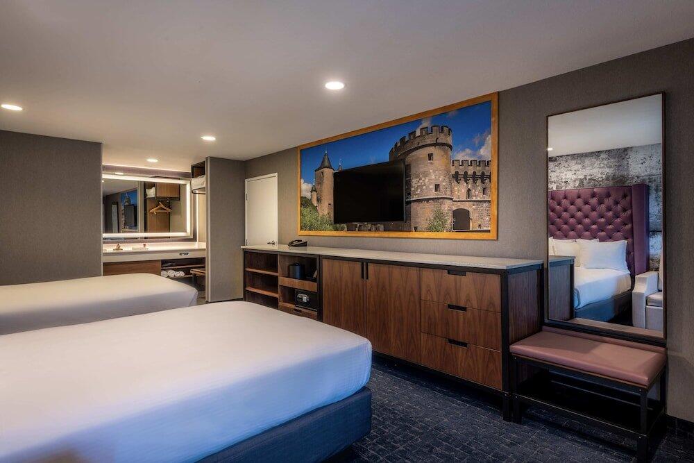 Foto de una habitación de Hotel Anaheim Camelot Inn &amp;amp; Suites