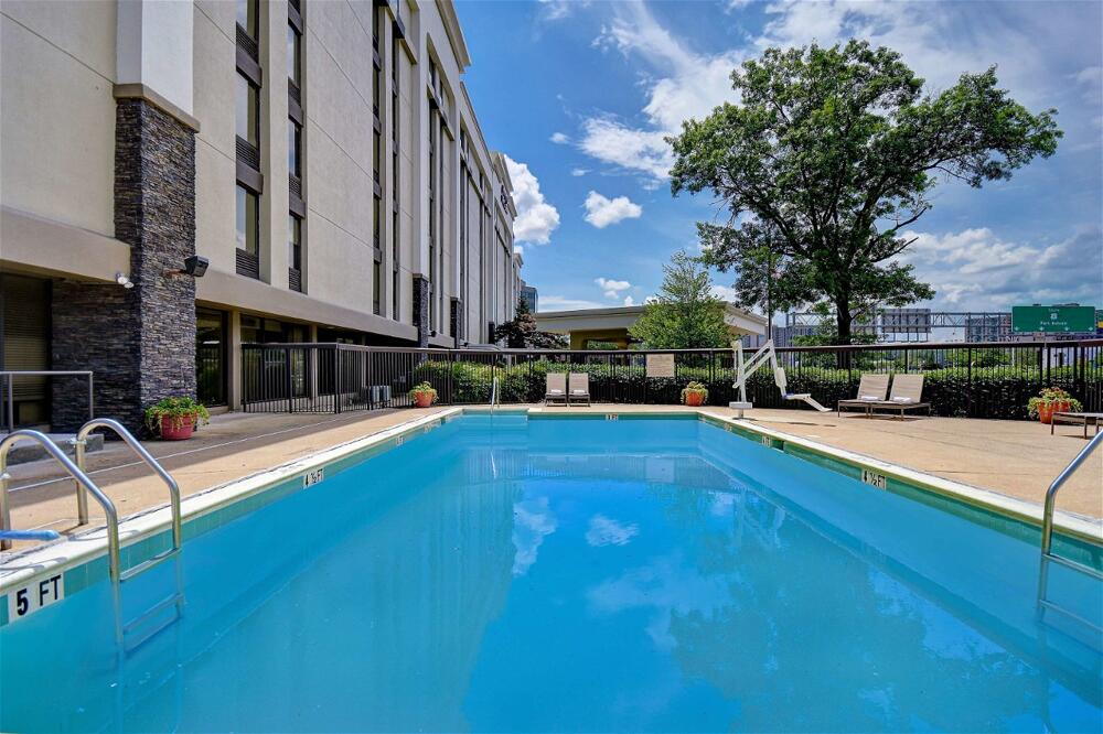 Foto de los servicios de Hotel Hampton Inn &amp;amp; Suites Alexandria Old Town Area South