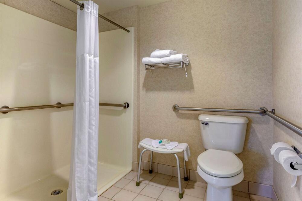 Foto de una habitación de Hotel Clarion Suites at the Alliant Energy Center