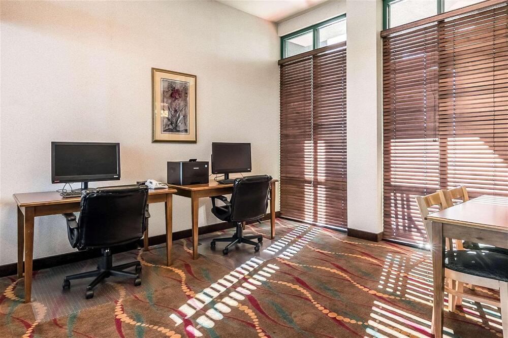 Foto general de Hotel Clarion Suites at the Alliant Energy Center
