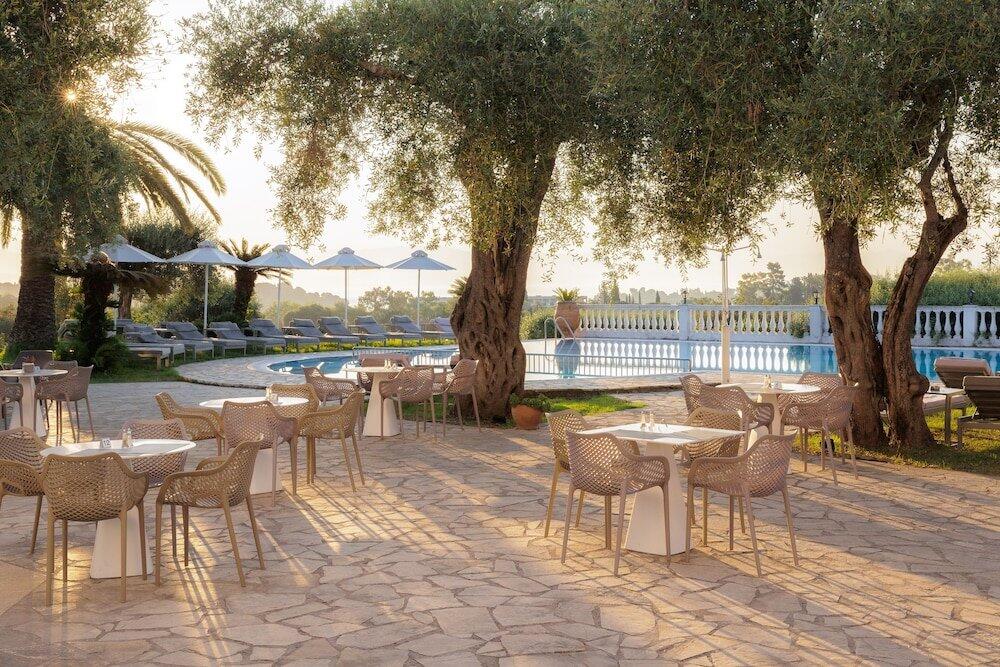 Foto de restauración de Paradise Hotel Corfu