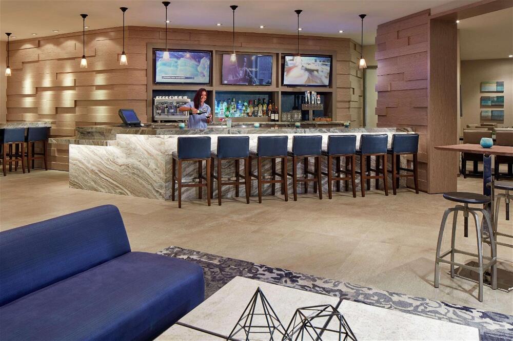 Foto de restauración de Hotel Hilton Garden Inn San Diego Mission Valley/Stadium