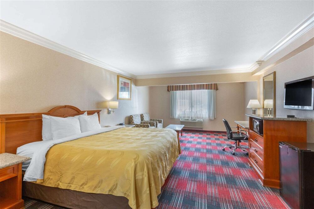 Foto de una habitación de Hotel Quality Inn &amp;amp; Suites Oceanside Near Camp Pendleton