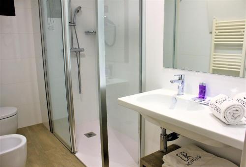 Foto del baño de Hotel Dos Rios Central