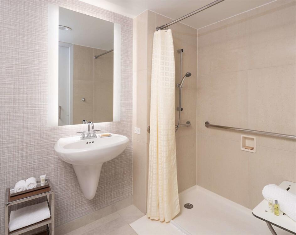 Foto del baño de Hotel Hilton Fairfax, Va