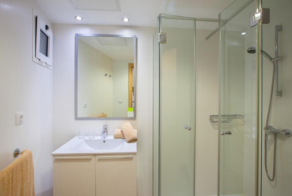 Foto del baño de Aparthotel Grupotel Revoli