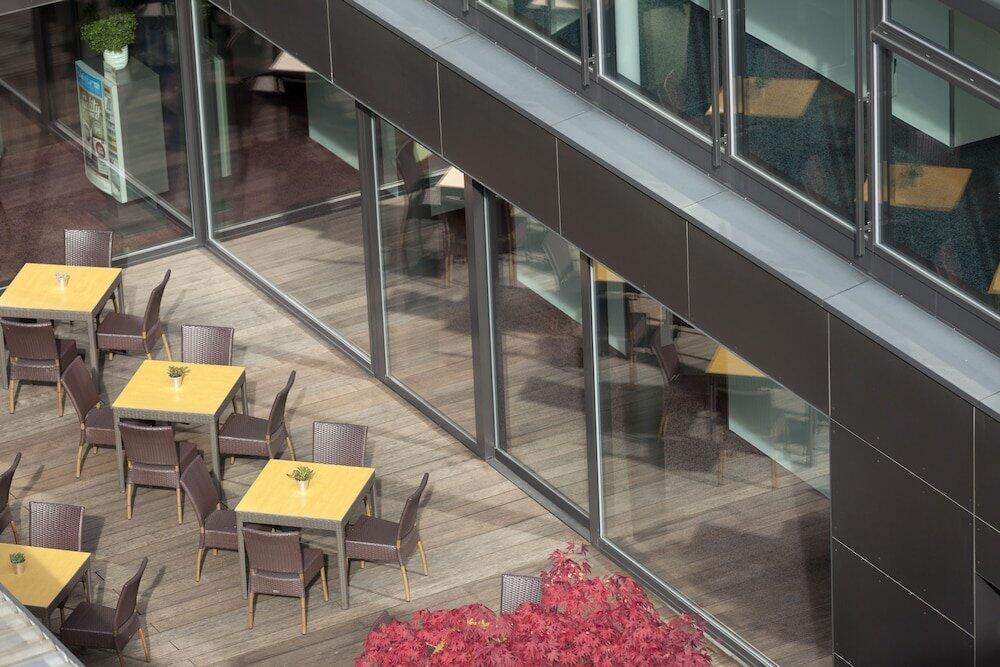 Foto de los servicios de Holiday Inn Express Zürich Airport, an IHG Hotel