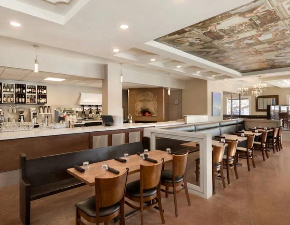 Foto de restauración de Hotel Travelodge by Wyndham Edmonton South