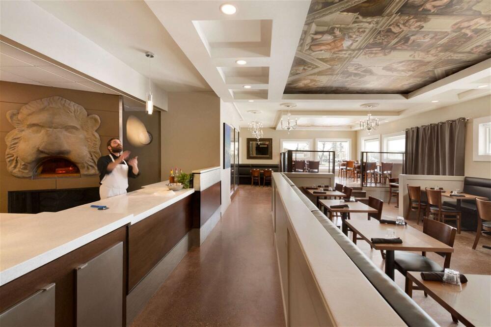 Foto de restauración de Hotel Travelodge by Wyndham Edmonton South