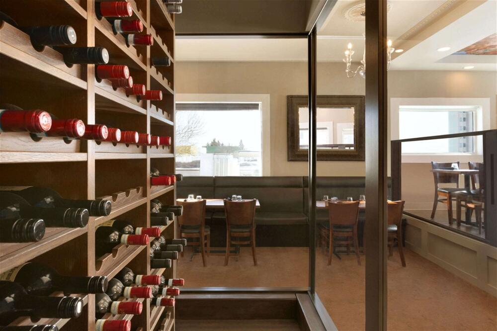 Foto de restauración de Hotel Travelodge by Wyndham Edmonton South