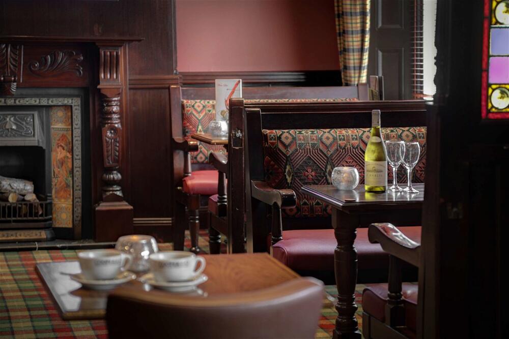 Foto de restauración de Best Western Royal Hotel
