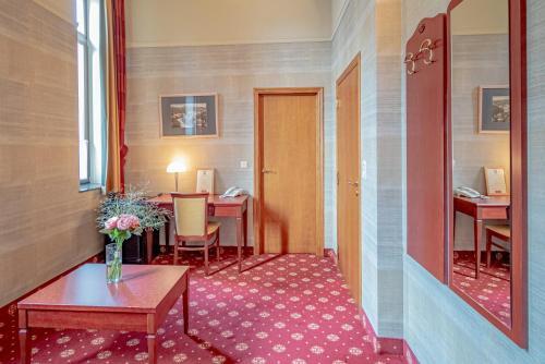 Foto de una habitación de Hotel des Comtes Durbuy
