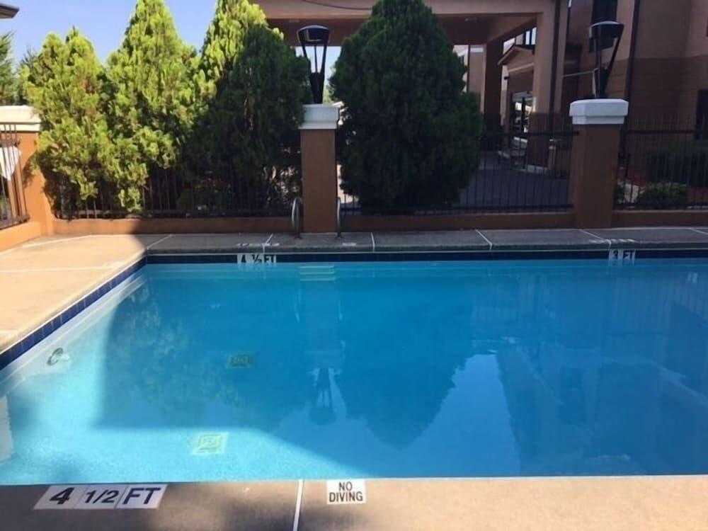 Foto de los servicios de Hotel Comfort Inn &amp;amp; Suites Peachtree Corners