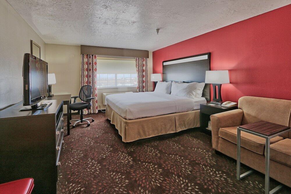 Foto de una habitación de Holiday Inn Hotel &amp;amp; Suites Albuquerque Airport, an IHG Hotel