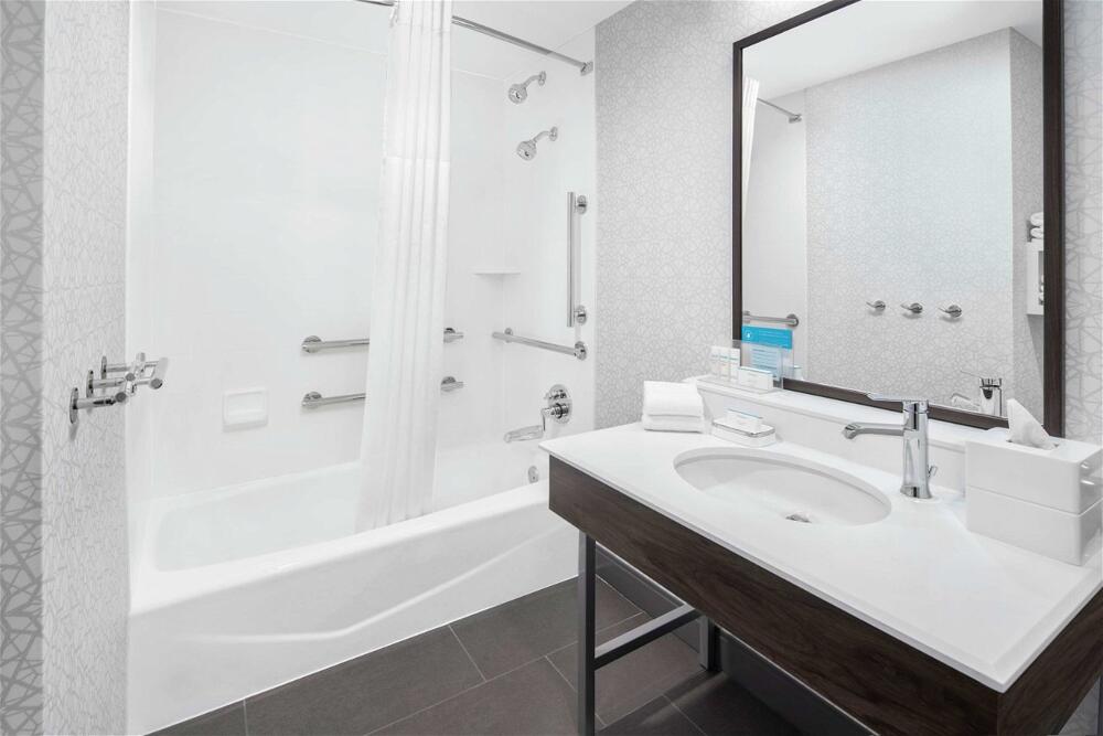 Foto del baño de Hotel Hampton Inn &amp;amp; Suites Chicago-Downtown