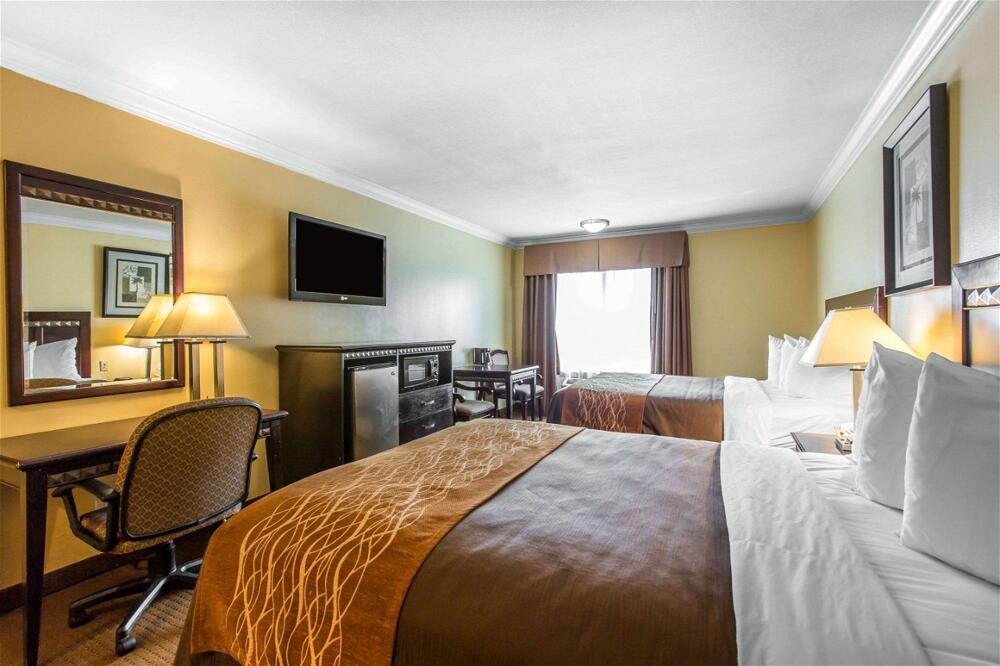 Foto de una habitación de Hotel Quality Inn &amp;amp; Suites Bell Gardens-Los Angeles