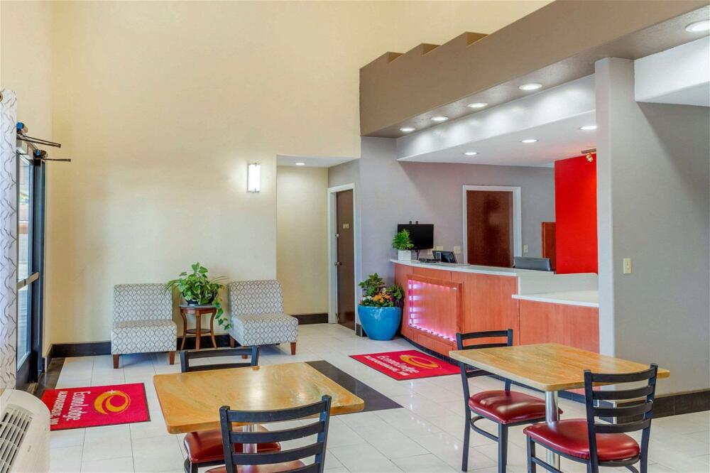 Foto de las zonas nobles de Motel Econo Lodge West - Coors Blvd